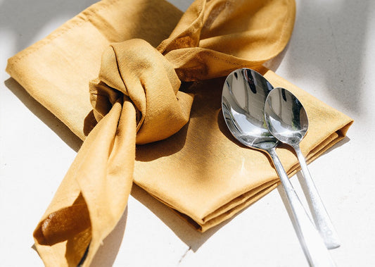 Linen or Cotton? Discover the Perfect Napkin Fabric for Your Table