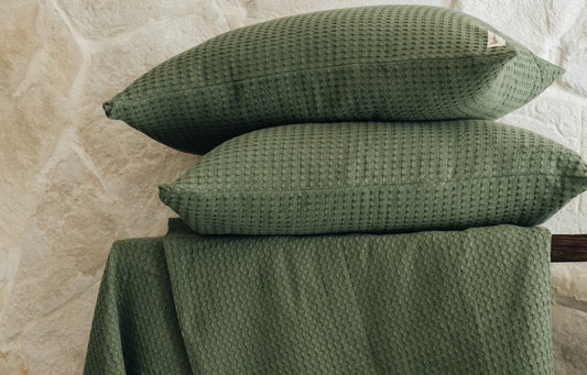Several Unique and Cozy Gift Ideas for Bedroom and Living Room Decor Fans
