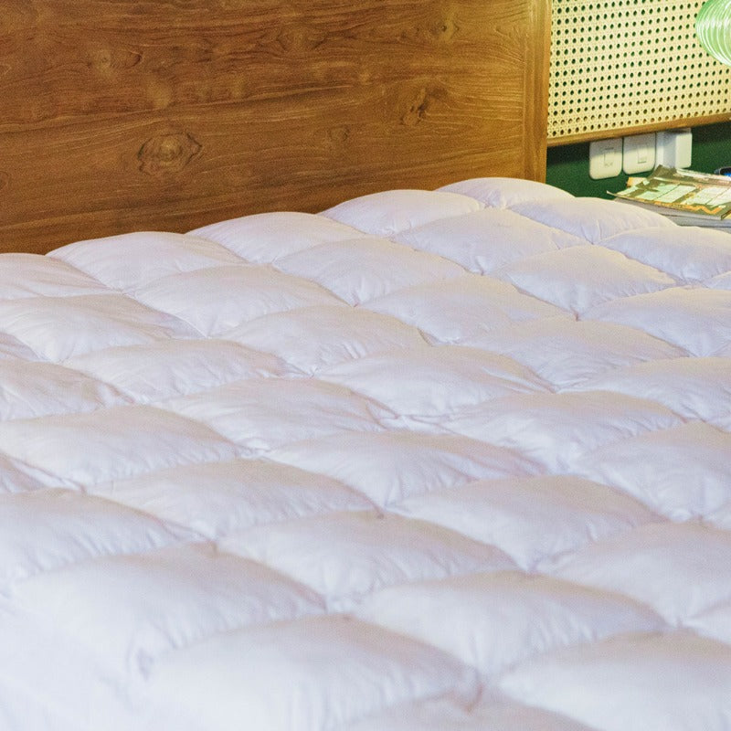 Bed Topper White